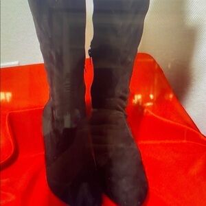 Elegant Black Heeled Boots